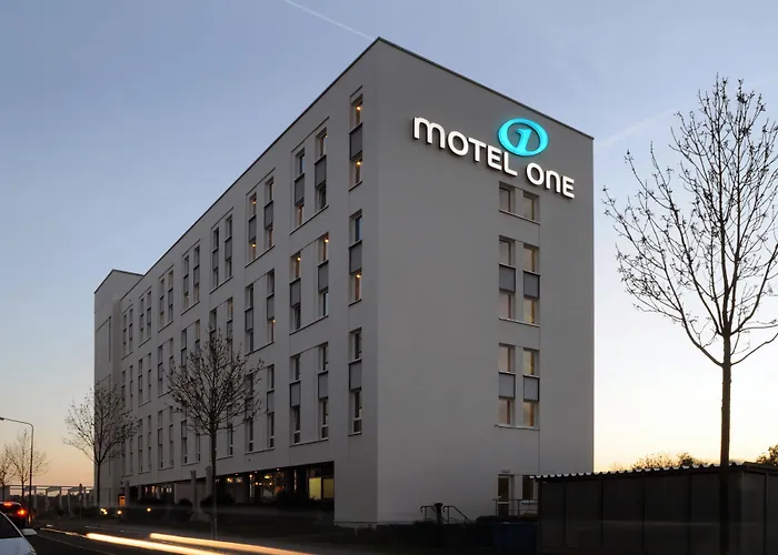 Motel One Frankfurt AirportAirport Hotel
